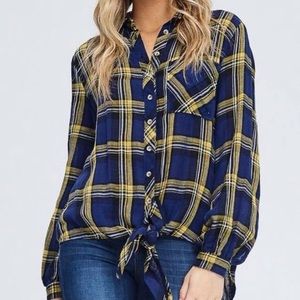 Boutique tie front top